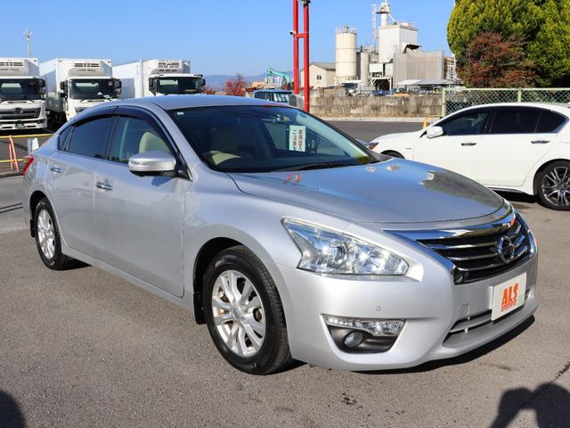 ティアナ ＸＬ　ナビＡＶＭパッケージ　アラウンドビューモニター　インテリキー　エマージェンシーブレーキ　ＨＩＤ　ビルトインＥＴＣ　パワーシート　ＬＤＷ　ＢＳＷ　オットマン　クルーズコントロール　禁煙・１オーナー（3枚目）