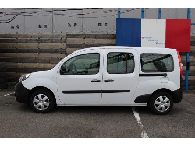 カングー 　グランカングー１．５ｄｃｉ　６速ＡＴ　ディーゼルターボ　７人乗り　左ハンドル（4枚目）