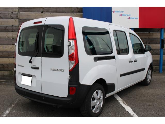 カングー 　グランカングー１．５ｄｃｉ　６速ＡＴ　ディーゼルターボ　７人乗り　左ハンドル（6枚目）