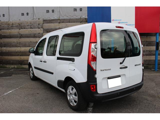 カングー 　グランカングー１．５ｄｃｉ　６速ＡＴ　ディーゼルターボ　７人乗り　左ハンドル（7枚目）