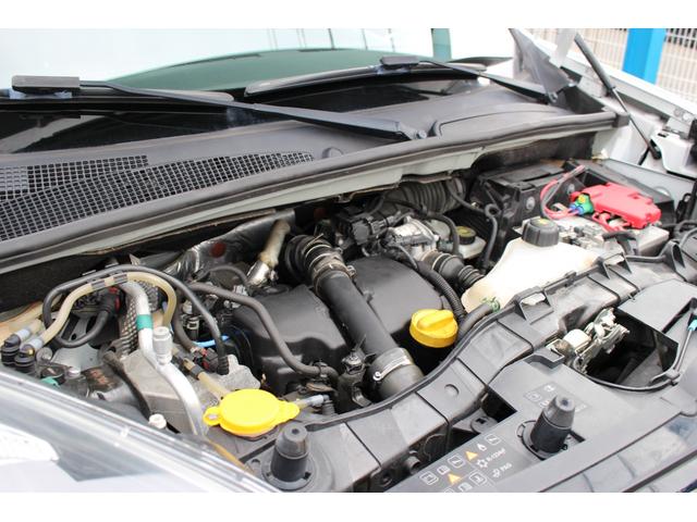 カングー 　グランカングー１．５ｄｃｉ　６速ＡＴ　ディーゼルターボ　７人乗り　左ハンドル（16枚目）