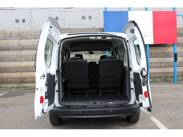 カングー 　グランカングー１．５ｄｃｉ　６速ＡＴ　ディーゼルターボ　７人乗り　左ハンドル（18枚目）