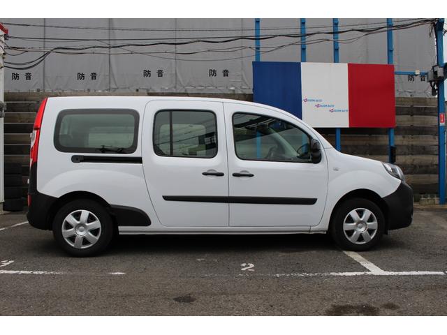 カングー 　グランカングー１．５ｄｃｉ　６速ＡＴ　ディーゼルターボ　７人乗り　左ハンドル（23枚目）