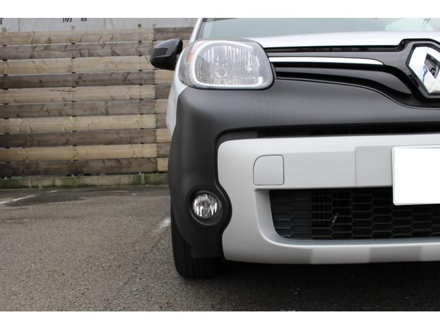 カングー 　グランカングー１．５ｄｃｉ　６速ＡＴ　ディーゼルターボ　７人乗り　左ハンドル（48枚目）