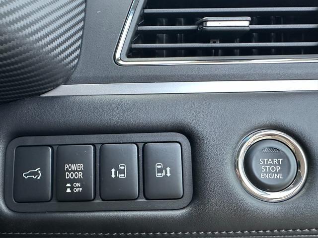 デリカＤ：５ ブラックエディション　レザーシート・前席シートヒーター・ステアリングヒーター・運転席パワーシート・両側パワースライドドア・パワーバックドア・Ｅ－Ａｓｓｉｓｔ・ＢＳＷ／ＬＣＡ［ＲＣＴＡ］・電動ステップレス・フロアマット（15枚目）