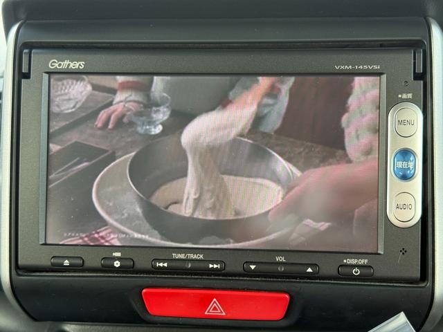 N-BOX G ターボSSパッケージ 純正ナビ/バックカメラ/フルセグ/Bluetooth/ドラレコ/両側パワスラ/新品タイヤ/新品バッテリーETC/HID/クルコン/パドルシフト/スマートキー&プッシュスタート/禁煙車(14枚目)