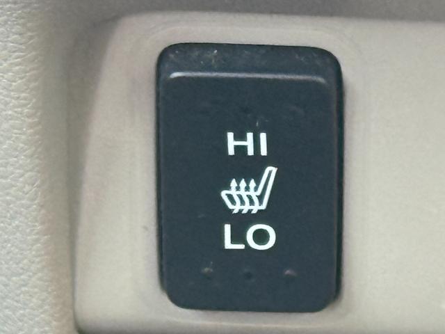 N-BOX 2トーンカラースタイル G SSパッケージ 純正ナビ/フルセグ/バックカメラ/Bluetooth/両側パワスラ/衝突軽減ブレーキ/シートヒーター/HID/IIトーンカラー/ステアリングスイッチ/キー2個/ホンダD下取車/車検整備付/禁煙車(5枚目)