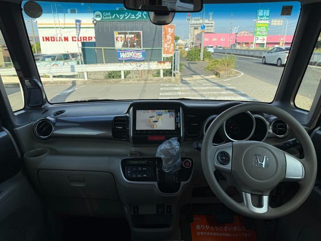 N-BOX 2トーンカラースタイル G SSパッケージ 純正ナビ/フルセグ/バックカメラ/Bluetooth/両側パワスラ/衝突軽減ブレーキ/シートヒーター/HID/IIトーンカラー/ステアリングスイッチ/キー2個/ホンダD下取車/車検整備付/禁煙車(10枚目)