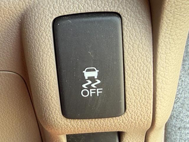 N-BOX 2トーンカラースタイル G SSパッケージ 純正ナビ/フルセグ/バックカメラ/Bluetooth/両側パワスラ/衝突軽減ブレーキ/シートヒーター/HID/IIトーンカラー/ステアリングスイッチ/キー2個/ホンダD下取車/車検整備付/禁煙車(25枚目)