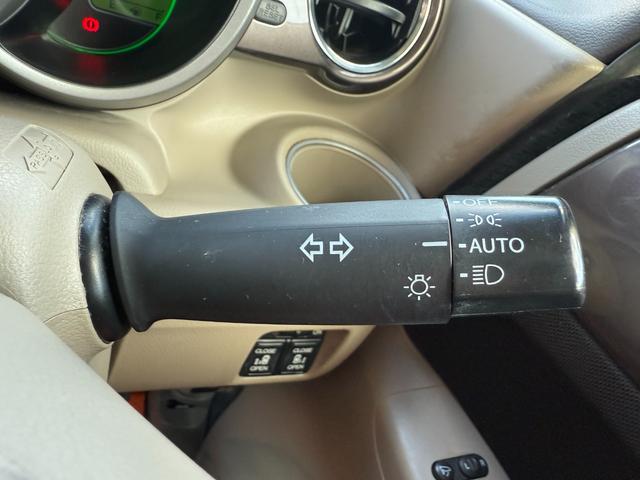 N-BOX 2トーンカラースタイル G SSパッケージ 純正ナビ/フルセグ/バックカメラ/Bluetooth/両側パワスラ/衝突軽減ブレーキ/シートヒーター/HID/IIトーンカラー/ステアリングスイッチ/キー2個/ホンダD下取車/車検整備付/禁煙車(27枚目)