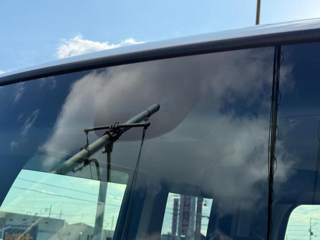 N-BOX 2トーンカラースタイル G SSパッケージ 純正ナビ/フルセグ/バックカメラ/Bluetooth/両側パワスラ/衝突軽減ブレーキ/シートヒーター/HID/IIトーンカラー/ステアリングスイッチ/キー2個/ホンダD下取車/車検整備付/禁煙車(70枚目)