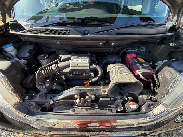 N-BOXカスタム G ターボSSブラックスタイルパッケージ 純正9インチナビ/バックカメラ/フルセグ/Bluetooth/衝突軽減ブレーキ/シートヒータ/ETC/両側パワスラ/クルコン/パドルハーフレザー/HID/LEDフォグ/ホンダD下取車/禁煙/車検整備付(7枚目)