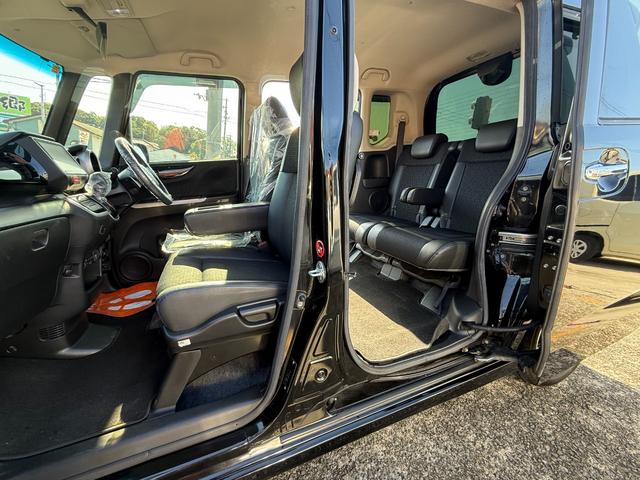 N-BOXカスタム G ターボSSブラックスタイルパッケージ 純正9インチナビ/バックカメラ/フルセグ/Bluetooth/衝突軽減ブレーキ/シートヒータ/ETC/両側パワスラ/クルコン/パドルハーフレザー/HID/LEDフォグ/ホンダD下取車/禁煙/車検整備付(38枚目)