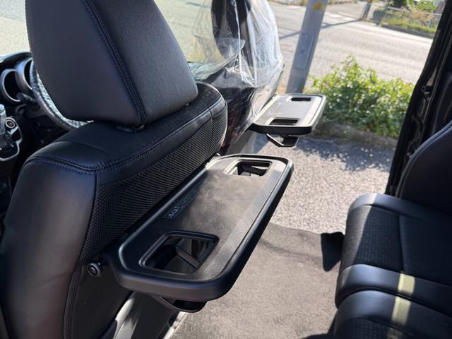 N-BOXカスタム G ターボSSブラックスタイルパッケージ 純正9インチナビ/バックカメラ/フルセグ/Bluetooth/衝突軽減ブレーキ/シートヒータ/ETC/両側パワスラ/クルコン/パドルハーフレザー/HID/LEDフォグ/ホンダD下取車/禁煙/車検整備付(42枚目)