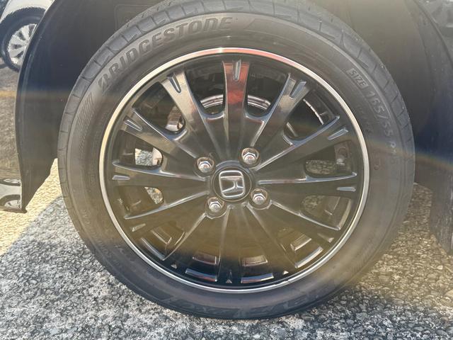 N-BOXカスタム G ターボSSブラックスタイルパッケージ 純正9インチナビ/バックカメラ/フルセグ/Bluetooth/衝突軽減ブレーキ/シートヒータ/ETC/両側パワスラ/クルコン/パドルハーフレザー/HID/LEDフォグ/ホンダD下取車/禁煙/車検整備付(77枚目)