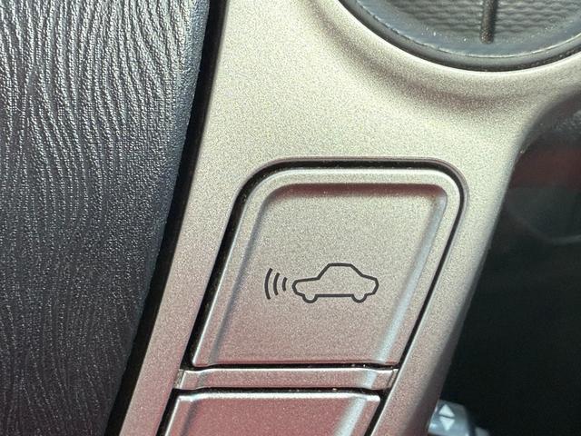 プリウス Ｇ　最終後期型／レーダークルーズ／純正ナビ／ＴＶ／Ｂｌｕｅｔｏｏｔｈ／バックカメラ／純正ドラレコ／ＥＴＣ車載器／衝突軽減ブレーキ／パワーシート／ハーフレザー／キー２個／ＨＩＤ／Ｆフォグランプ／車検整備付（4枚目）