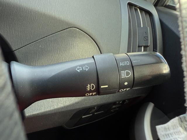 プリウス Ｇ　最終後期型／レーダークルーズ／純正ナビ／ＴＶ／Ｂｌｕｅｔｏｏｔｈ／バックカメラ／純正ドラレコ／ＥＴＣ車載器／衝突軽減ブレーキ／パワーシート／ハーフレザー／キー２個／ＨＩＤ／Ｆフォグランプ／車検整備付（30枚目）