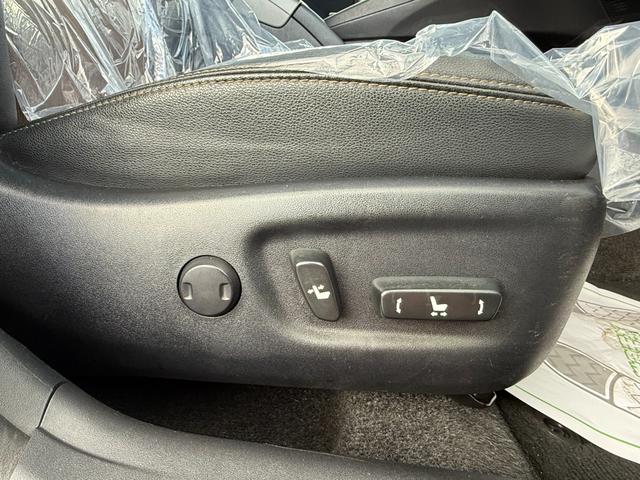 プリウス Ｇ　最終後期型／レーダークルーズ／純正ナビ／ＴＶ／Ｂｌｕｅｔｏｏｔｈ／バックカメラ／純正ドラレコ／ＥＴＣ車載器／衝突軽減ブレーキ／パワーシート／ハーフレザー／キー２個／ＨＩＤ／Ｆフォグランプ／車検整備付（35枚目）