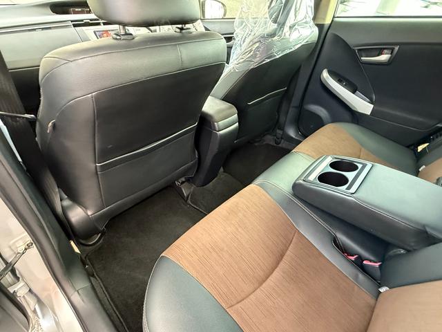 プリウス Ｇ　最終後期型／レーダークルーズ／純正ナビ／ＴＶ／Ｂｌｕｅｔｏｏｔｈ／バックカメラ／純正ドラレコ／ＥＴＣ車載器／衝突軽減ブレーキ／パワーシート／ハーフレザー／キー２個／ＨＩＤ／Ｆフォグランプ／車検整備付（42枚目）