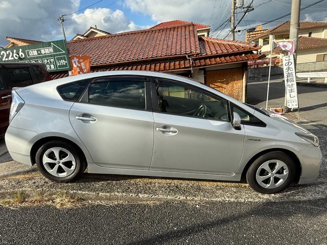 プリウス Ｇ　最終後期型／レーダークルーズ／純正ナビ／ＴＶ／Ｂｌｕｅｔｏｏｔｈ／バックカメラ／純正ドラレコ／ＥＴＣ車載器／衝突軽減ブレーキ／パワーシート／ハーフレザー／キー２個／ＨＩＤ／Ｆフォグランプ／車検整備付（50枚目）