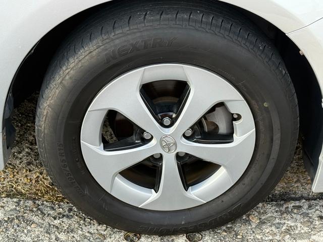 プリウス Ｇ　最終後期型／レーダークルーズ／純正ナビ／ＴＶ／Ｂｌｕｅｔｏｏｔｈ／バックカメラ／純正ドラレコ／ＥＴＣ車載器／衝突軽減ブレーキ／パワーシート／ハーフレザー／キー２個／ＨＩＤ／Ｆフォグランプ／車検整備付（79枚目）
