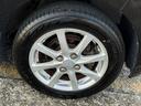 純正アルミホイールを装備