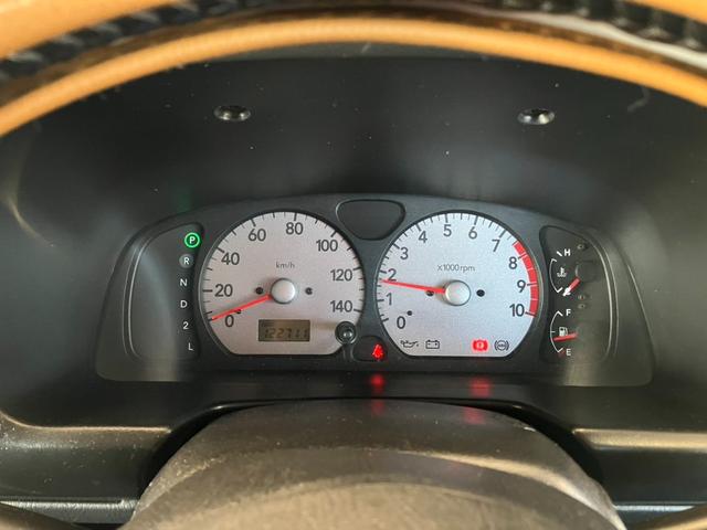 ジムニー ランドベンチャー　リフトアップ車　社外アルミホイール　オーバーフェンダー　　ＥＴＣ　マニュアルエアコン　パワーウィンドウ　電動格納ミラー　前席両側エアバック　ＣＤチューナー　パールホワイト（11枚目）