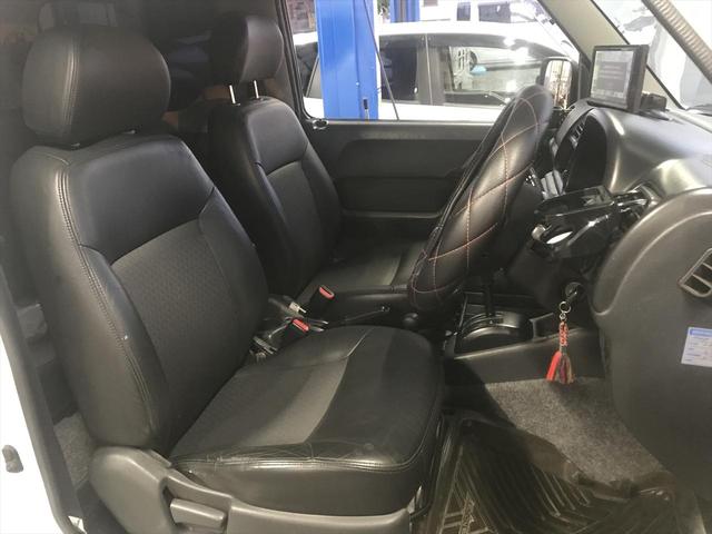 ジムニー ランドベンチャー　リフトアップ車　社外アルミホイール　オーバーフェンダー　　ＥＴＣ　マニュアルエアコン　パワーウィンドウ　電動格納ミラー　前席両側エアバック　ＣＤチューナー　パールホワイト（13枚目）