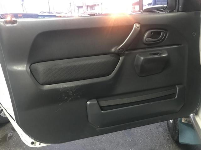 ジムニー ランドベンチャー　リフトアップ車　社外アルミホイール　オーバーフェンダー　　ＥＴＣ　マニュアルエアコン　パワーウィンドウ　電動格納ミラー　前席両側エアバック　ＣＤチューナー　パールホワイト（29枚目）