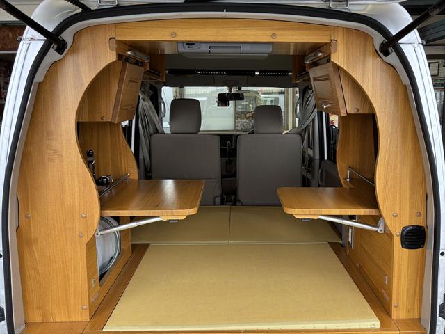 エブリイ ジョインターボ　車中泊仕様　畳調ベッドマット　ナビ　フルセグＴＶ　ドラレコ　後席モニター　　流し台　給排水タンク　サブバッテリー　外部充電（10枚目）