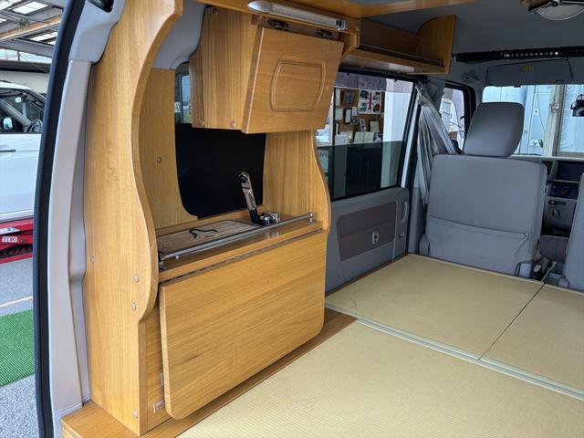 エブリイ ジョインターボ　車中泊仕様　畳調ベッドマット　ナビ　フルセグＴＶ　ドラレコ　後席モニター　　流し台　給排水タンク　サブバッテリー　外部充電（12枚目）