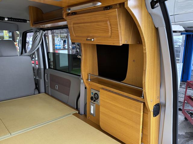 エブリイ ジョインターボ　車中泊仕様　畳調ベッドマット　ナビ　フルセグＴＶ　ドラレコ　後席モニター　　流し台　給排水タンク　サブバッテリー　外部充電（13枚目）