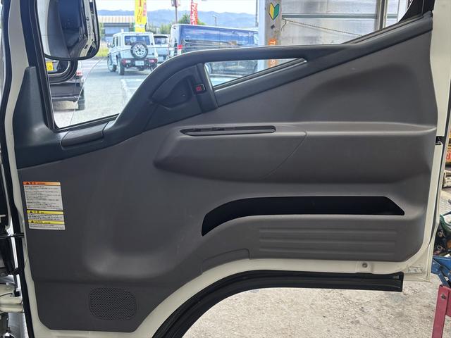 キャンター ロング　ＮＯＸ適合　最大積載２トン　電動格納ミラー　三方開ロング　リヤＷタイヤ　　オートマ車　ディーゼル（32枚目）