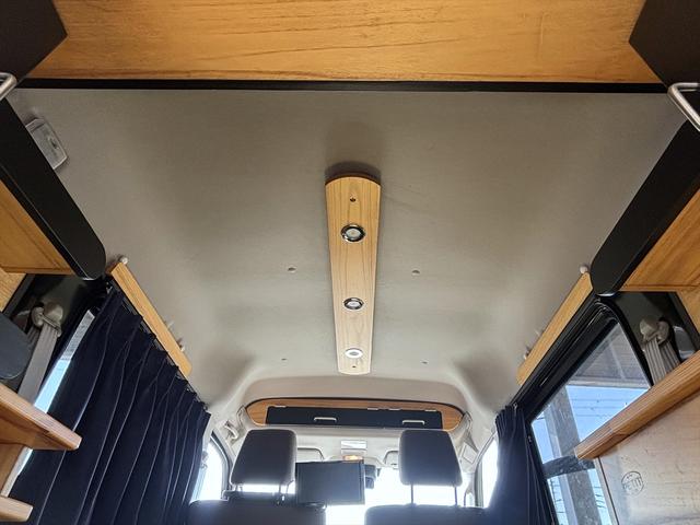 エブリイ ＰＣ　車中泊　プチキャンＴＲＹ２キット　ナビ　フルセグＴＶ　バックカメラ　ＥＴＣ　後席用モニター　ＬＥＤイルミライト　遮光カーテン　網戸　ベッドキット　タフレックルーフキャリア　ブレーキサポート（30枚目）