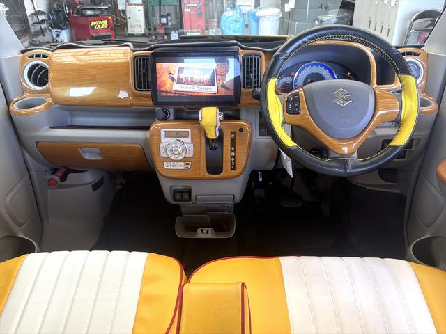 エブリイワゴン ＰＺターボスペシャル　９インチナビ　アルパイン後席モニター　フルセグ　ＣＤ＆ＤＶＤ　社外アルミ　バックカメラ　ＥＴＣ　前後ドライブレコーダー　ベッドキット　両側電動スライド　プッシュスタート　ルーフキャリア（9枚目）