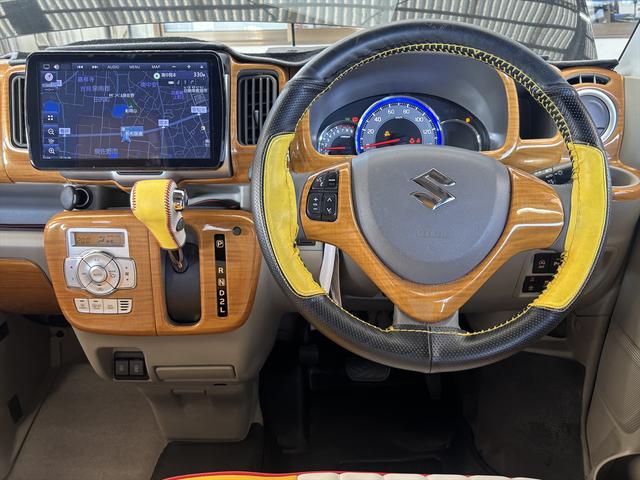 エブリイワゴン ＰＺターボスペシャル　９インチナビ　アルパイン後席モニター　フルセグ　ＣＤ＆ＤＶＤ　社外アルミ　バックカメラ　ＥＴＣ　前後ドライブレコーダー　ベッドキット　両側電動スライド　プッシュスタート　ルーフキャリア（18枚目）