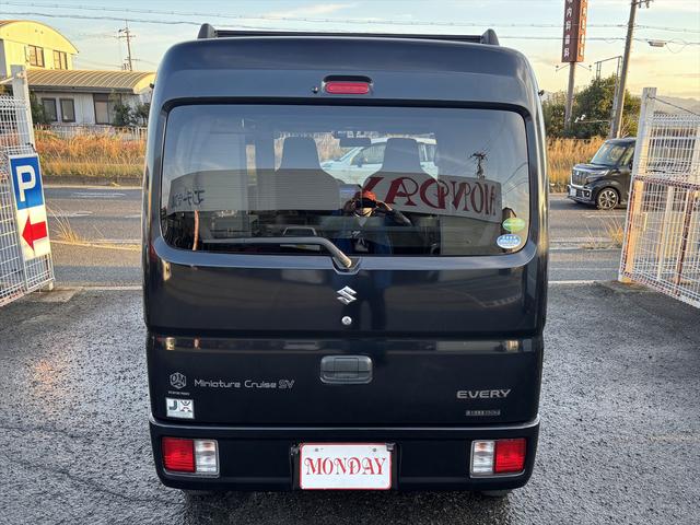 エブリイ ＰＣリミテッド　車中泊仕様　岡モータース＜ミニチュアクルーズＳＶ＞　ワンオーナー　リクライニングベッド　ソーラーパネル　外部充電　シンク　走行充電　サブバッテリー２個　間接照明　ナビ　ＴＶ　バックカメラ　ＥＴＣ（6枚目）