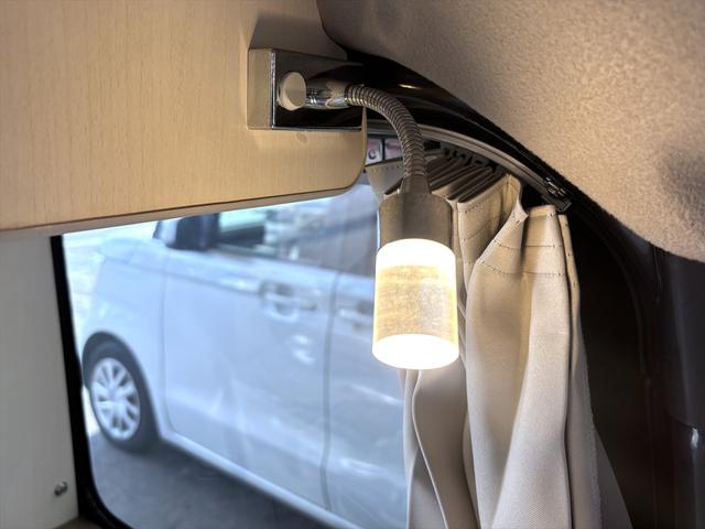 エブリイ ＰＣリミテッド　車中泊仕様　岡モータース＜ミニチュアクルーズＳＶ＞　ワンオーナー　リクライニングベッド　ソーラーパネル　外部充電　シンク　走行充電　サブバッテリー２個　間接照明　ナビ　ＴＶ　バックカメラ　ＥＴＣ（33枚目）