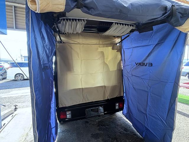エブリイ ＰＣリミテッド　車中泊仕様　岡モータース＜ミニチュアクルーズＳＶ＞　ワンオーナー　リクライニングベッド　ソーラーパネル　外部充電　シンク　走行充電　サブバッテリー２個　間接照明　ナビ　ＴＶ　バックカメラ　ＥＴＣ（38枚目）