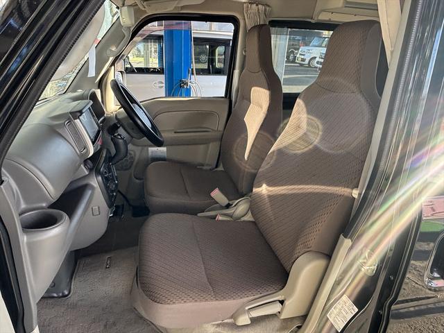 エブリイ ＰＣリミテッド　車中泊仕様　岡モータース＜ミニチュアクルーズＳＶ＞　ワンオーナー　リクライニングベッド　ソーラーパネル　外部充電　シンク　走行充電　サブバッテリー２個　間接照明　ナビ　ＴＶ　バックカメラ　ＥＴＣ（41枚目）