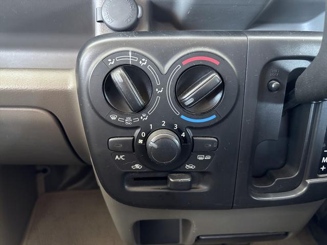 エブリイ ＰＣリミテッド　車中泊仕様　岡モータース＜ミニチュアクルーズＳＶ＞　ワンオーナー　リクライニングベッド　ソーラーパネル　外部充電　シンク　走行充電　サブバッテリー２個　間接照明　ナビ　ＴＶ　バックカメラ　ＥＴＣ（47枚目）