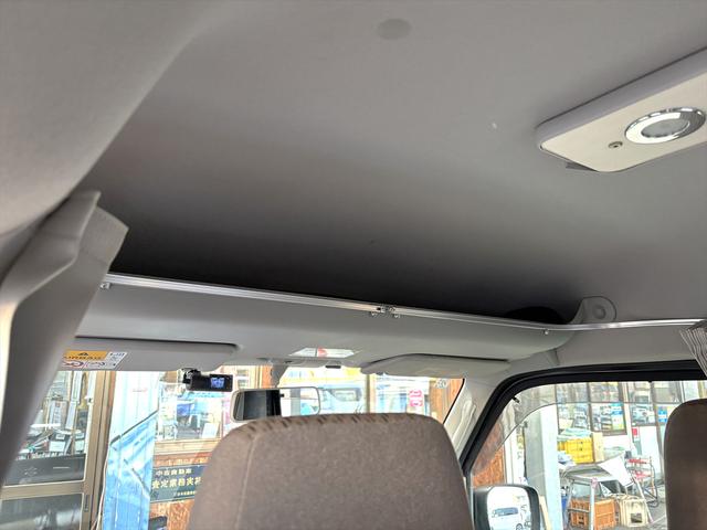 エブリイ ＰＣリミテッド　車中泊仕様　岡モータース＜ミニチュアクルーズＳＶ＞　ワンオーナー　リクライニングベッド　ソーラーパネル　外部充電　シンク　走行充電　サブバッテリー２個　間接照明　ナビ　ＴＶ　バックカメラ　ＥＴＣ（57枚目）