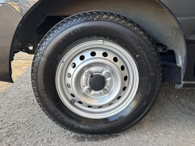 エブリイ ＰＣリミテッド　車中泊仕様　岡モータース＜ミニチュアクルーズＳＶ＞　ワンオーナー　リクライニングベッド　ソーラーパネル　外部充電　シンク　走行充電　サブバッテリー２個　間接照明　ナビ　ＴＶ　バックカメラ　ＥＴＣ（65枚目）