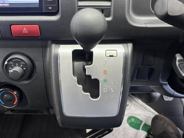 ハイエースバン ロングＤＸ　同色バンパー　後席クーラー　電格ミラー　前後ソナー　ナビ　フルセグＴＶ　バックカメラ　ＣＤ＆ＤＶＤ　ＥＴＣ　フォグランプ（15枚目）