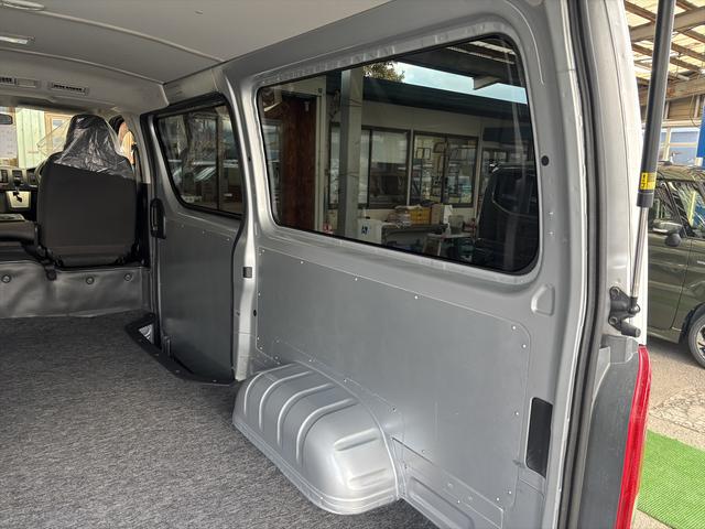 ハイエースバン ロングＤＸ　同色バンパー　後席クーラー　電格ミラー　前後ソナー　ナビ　フルセグＴＶ　バックカメラ　ＣＤ＆ＤＶＤ　ＥＴＣ　フォグランプ（28枚目）