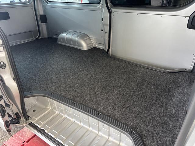 ハイエースバン ロングＤＸ　同色バンパー　後席クーラー　電格ミラー　前後ソナー　ナビ　フルセグＴＶ　バックカメラ　ＣＤ＆ＤＶＤ　ＥＴＣ　フォグランプ（29枚目）