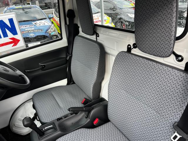 NT100クリッパートラック DX エアコン パワステ ワンオーナー ヘッドライトレベライザー オートマ(55枚目)