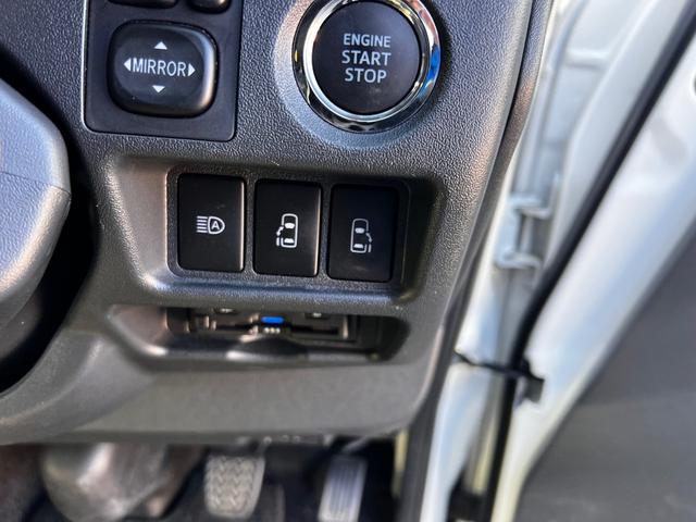 ハイエースバン スーパーＧＬ　ダークプライムＩＩ　ロングボディ　ディーゼルターボ　法人１オーナー両側パワースライドドア．デジタルインナーミラーユピテルドラレコパノラミックビューモニター　プリクラッシュブレーキ　車線逸脱警報装置　横滑り防止装置（30枚目）