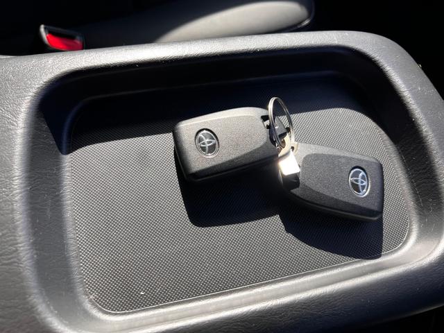 ハイエースバン スーパーＧＬ　ダークプライムＩＩ　ロングボディ　ディーゼルターボ　法人１オーナー両側パワースライドドア．デジタルインナーミラーユピテルドラレコパノラミックビューモニター　プリクラッシュブレーキ　車線逸脱警報装置　横滑り防止装置（36枚目）