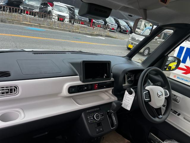 ムーヴキャンバス ストライプスＧ　衝突軽減　両側電動スライドドア　シートヒーター　ＬＥＤヘッド・フォグ　オートエアコン　オートライト　スマートキー　アイドリングストップ　横滑り防止　シートリフター　バニティミラー（4枚目）